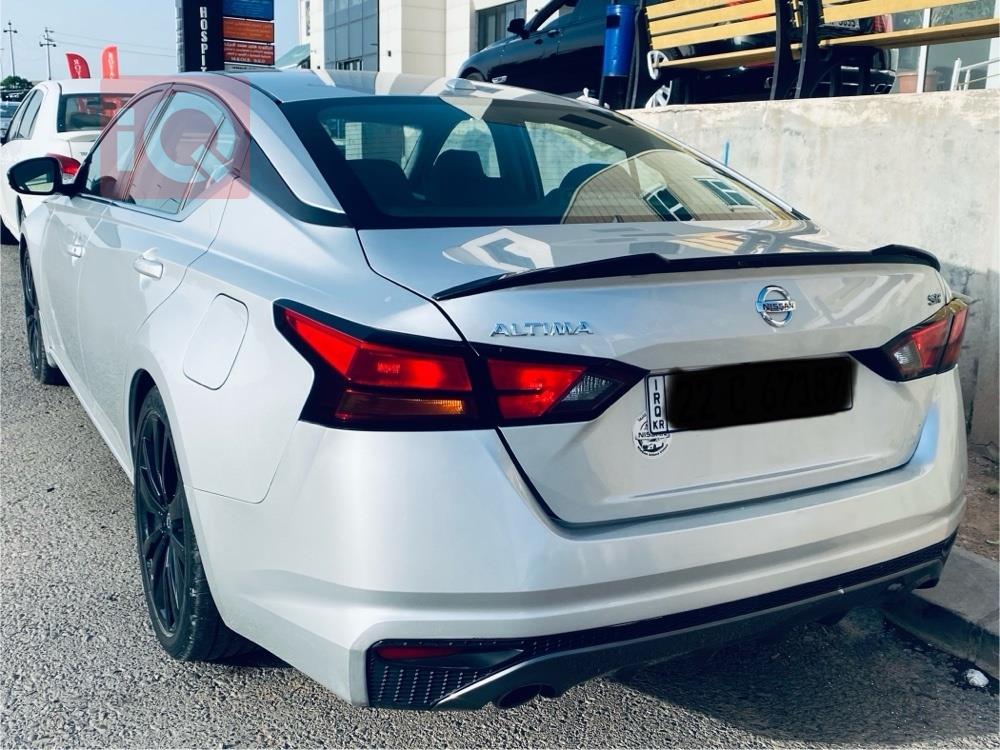 نيسان ألتيما